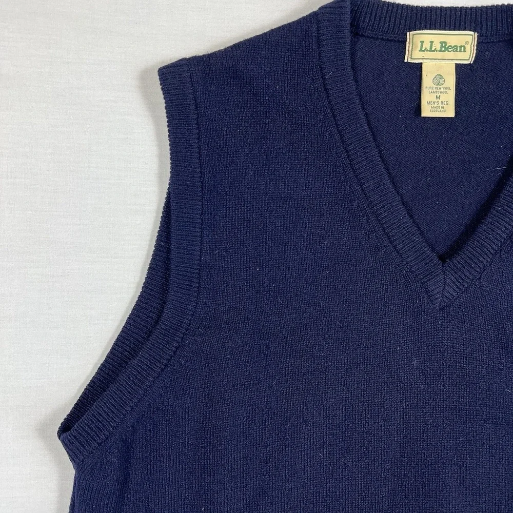 LL Bean Lambswool V Neck Vest Mens Medium Navy Made in Scotland Preppy Vintage